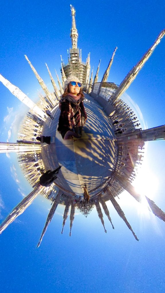 un selfie al Duomo di Milano in formato LIttle Planet