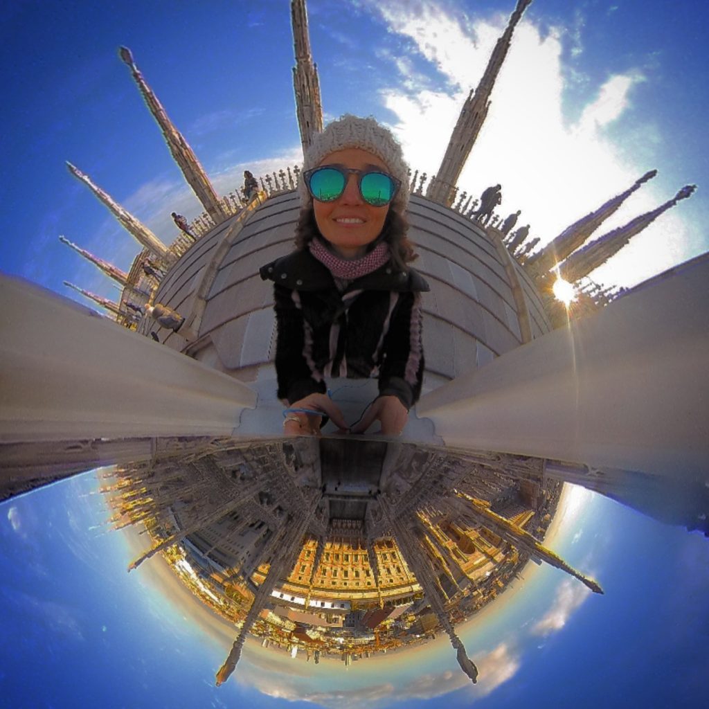 Un selfie sul tetto del Duomo di Milano a 360 gradi