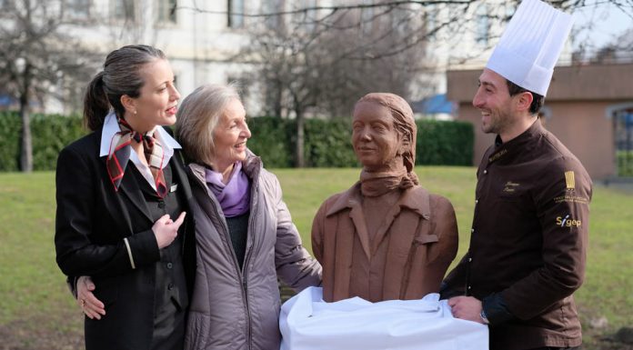 Swissed: sculture di cioccolata per celebrare la mamma Italiana!